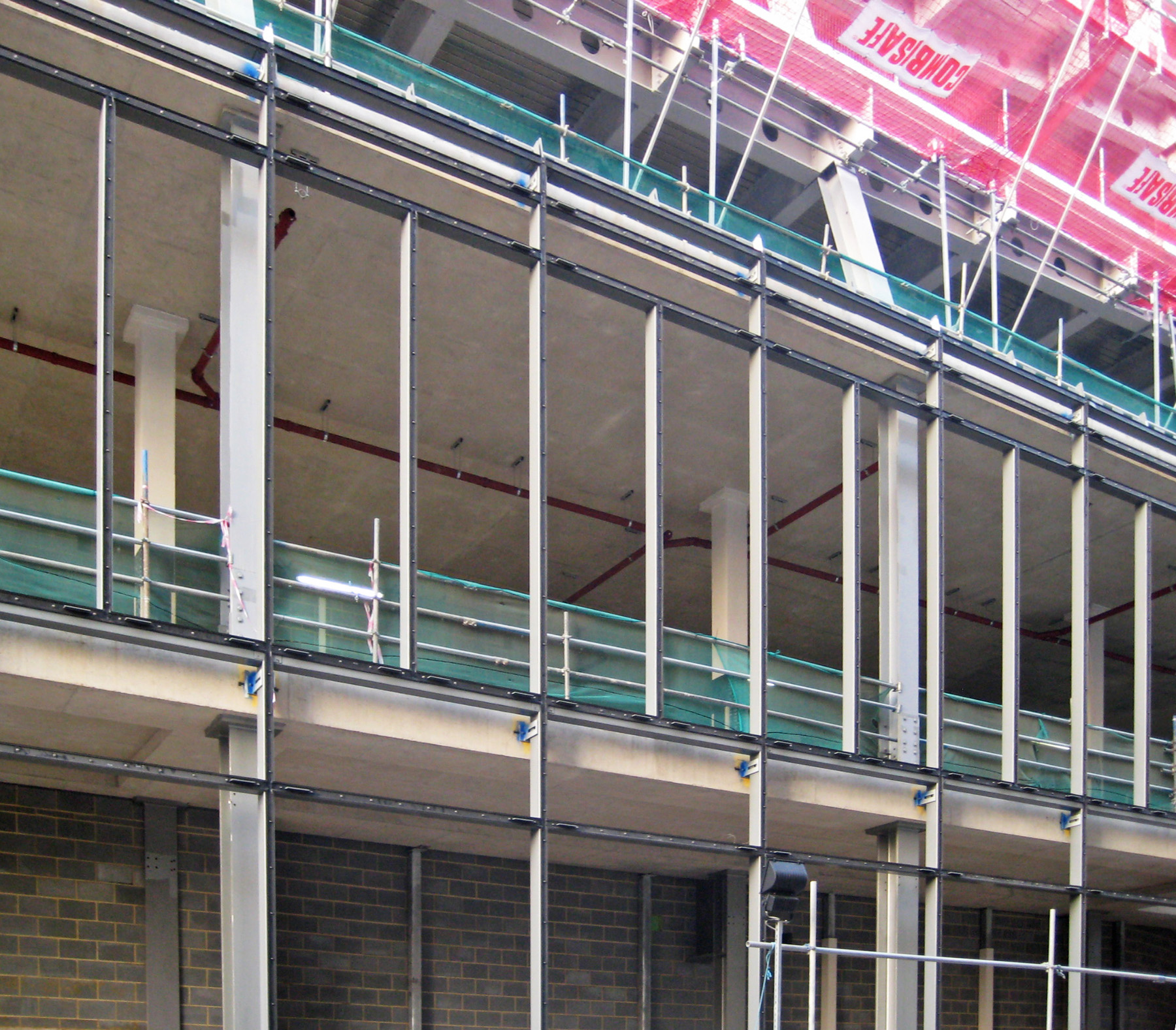 Unitized Panels Combined With A Stick Curtain Wall 003